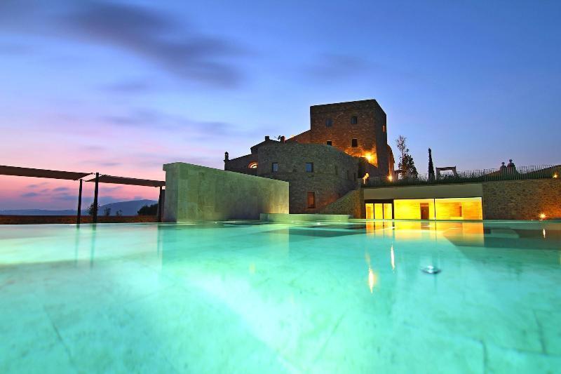 Castello Di Velona, Resort Thermal Spa & Winery Монтальчино Экстерьер фото